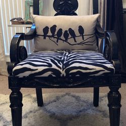 Vintage/Distressed   Zebra Chair 