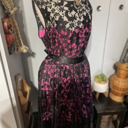 Women’s magenta and black lace evening gown, with black sash belt tie size Med