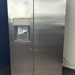 Frigidaire 36"  Side By Side Refrigerator FRSS2323AS