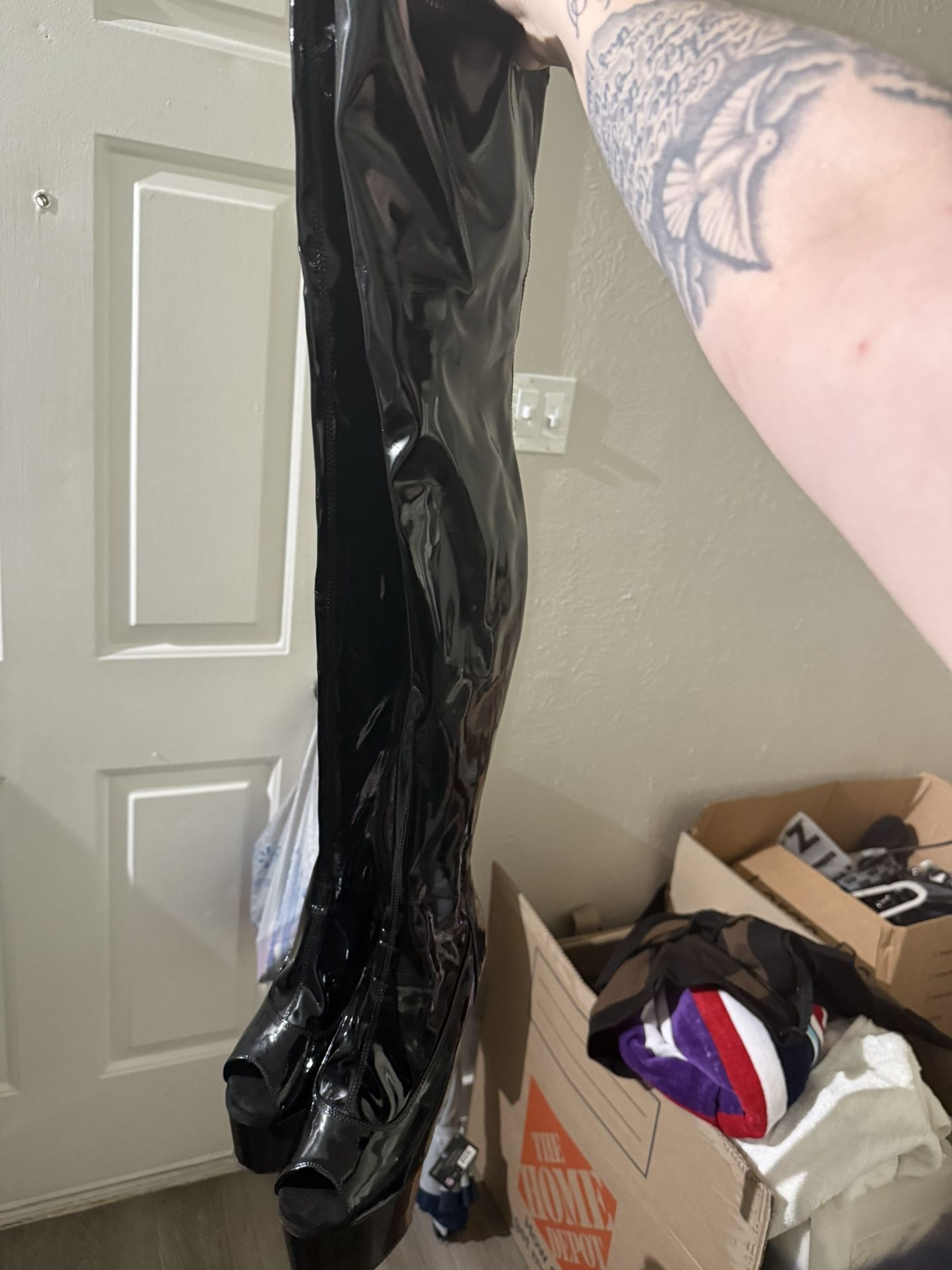 BLACK THIGH HIGH BOOTS SZ-8