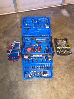 Like new tool set with box DeWalt
