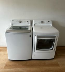 (DELIVERY INCLUDED) LG Washer & GAS Dryer