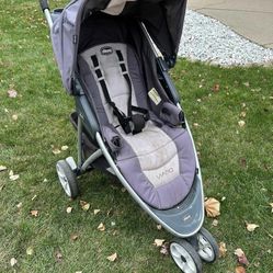 Chicco jogging stroller cup holders large storage compartments folds up completely