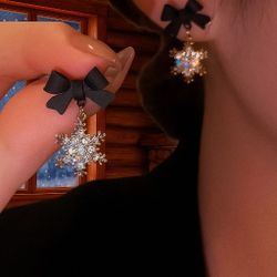 1 Pair Black Bowknot Snowflake Earrings Elegant Minimalist Holiday Jewelry