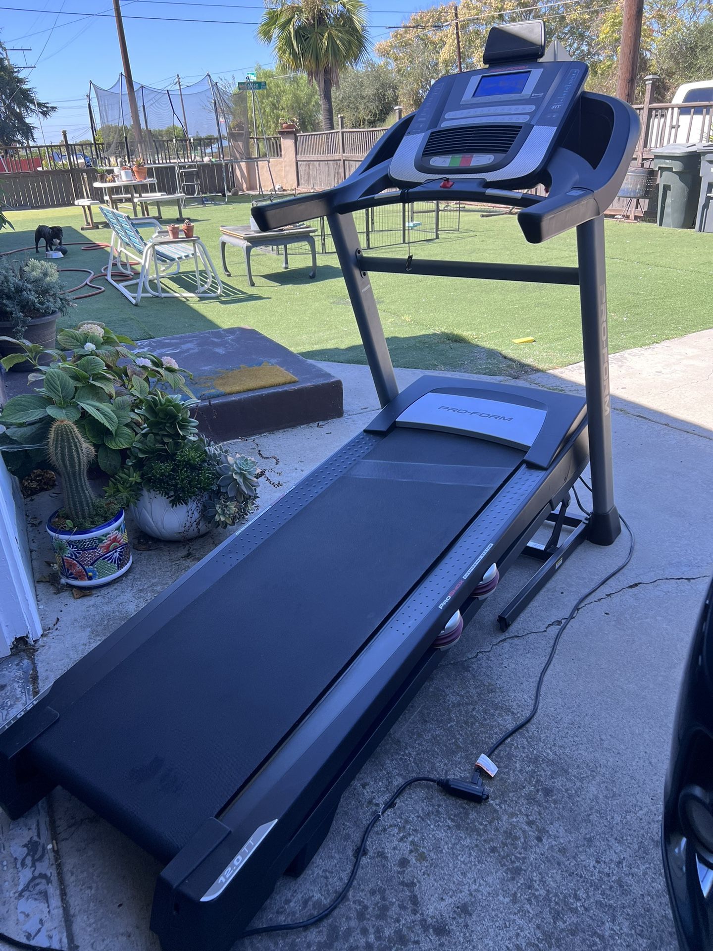 Pro-Form treadmill (cushion system) 