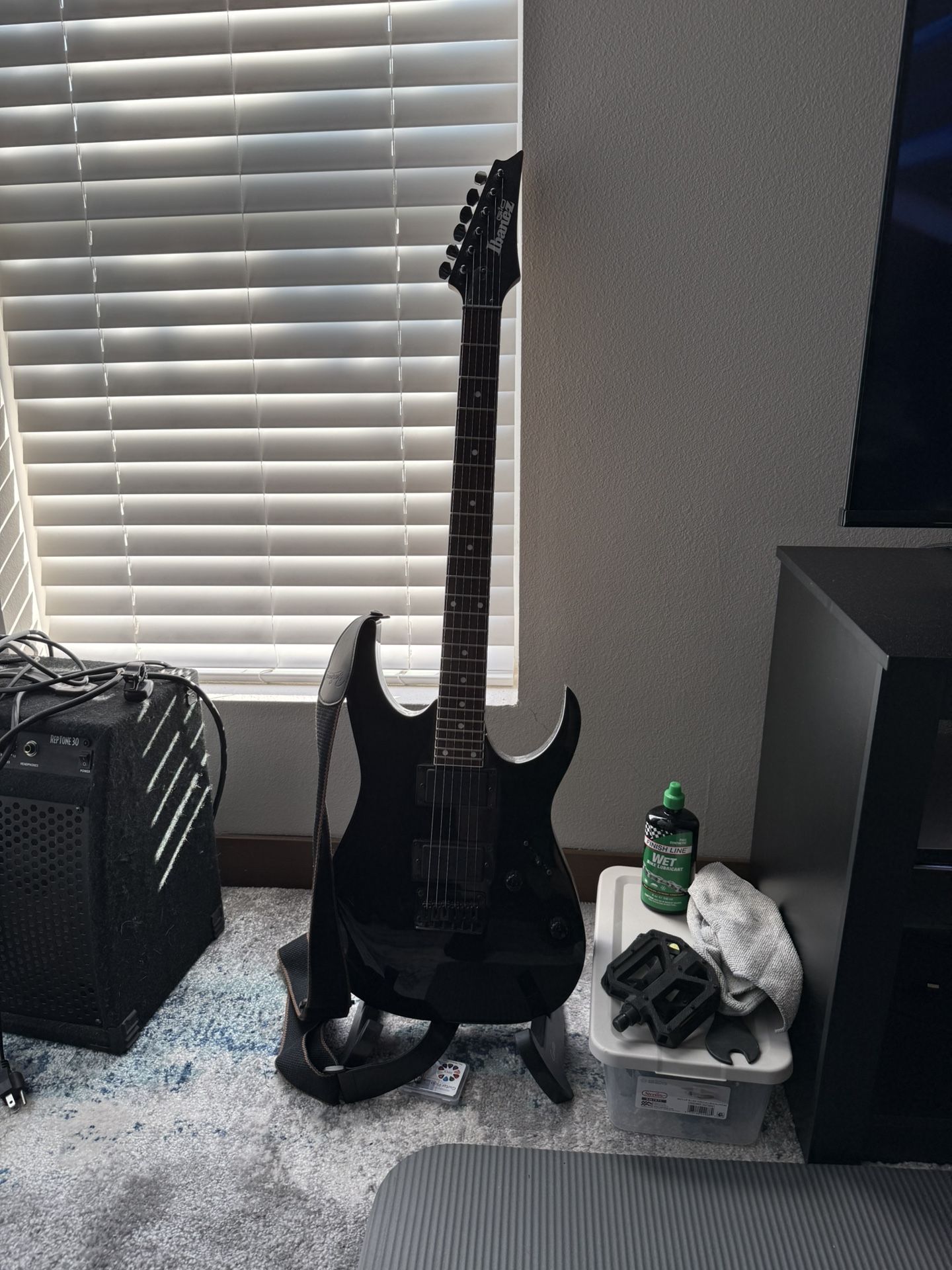 Ibanez Gio Electric Guitar