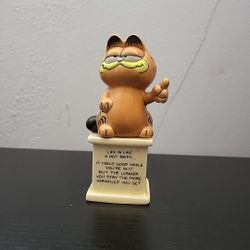 Vintage Enesco Garfield Ceramic Statue " Life Is Like A Hot Bath..." Preowned