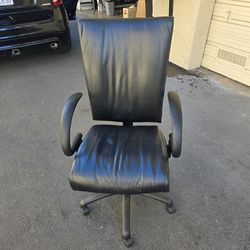 Black Used Computer Chair