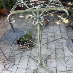 PLANT STAND WICKER DEERS WOOD LATTICE BBQ STAND