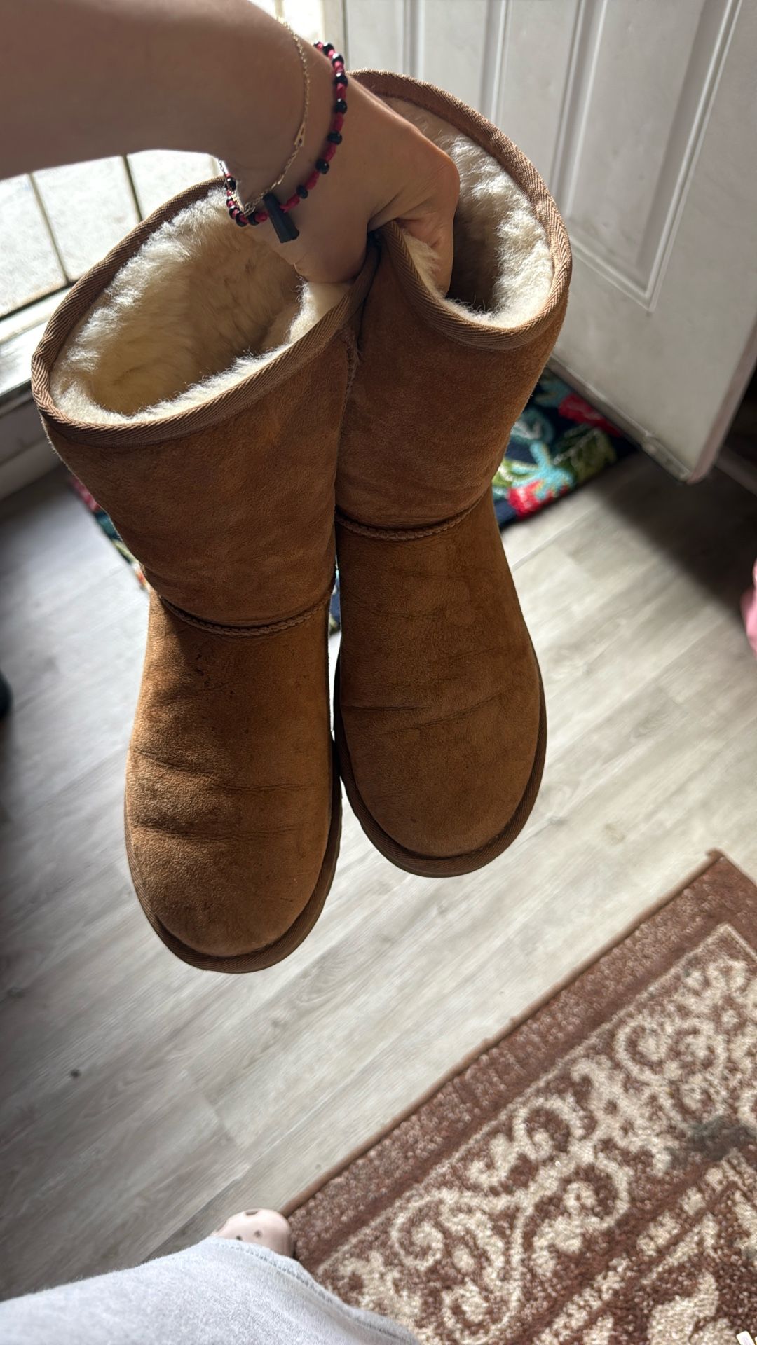 Ugg W10