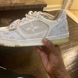 Louis Vuitton Size 8.5