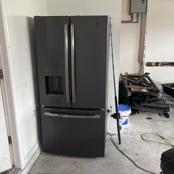 GE Refrigerator 