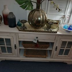Open Sunday Noon To 4 CUTE TV STAND AT PICKY PINCHERS 3643 5TH AVE N ST PETE OPEN NOON TO 6 WEDNESDAY THRU SUNDAY NOON TO 6PM FREE LOCAL DELIVERY