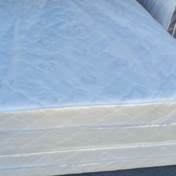 Queen Size Thick Pillow Top Bed Can Deliver 