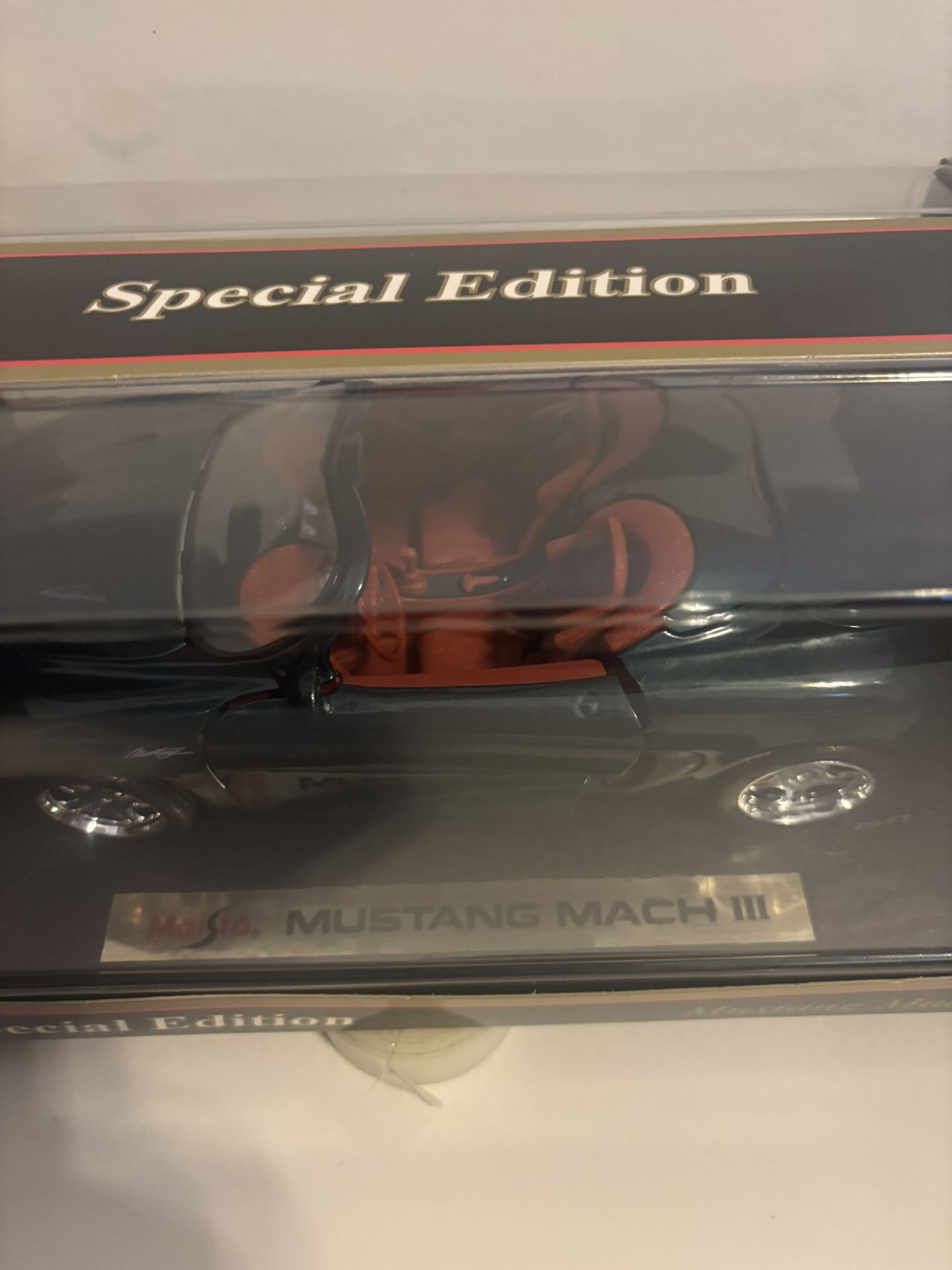 Maisto Mustang Mach lll 1:18 Green Collectible Toy Car