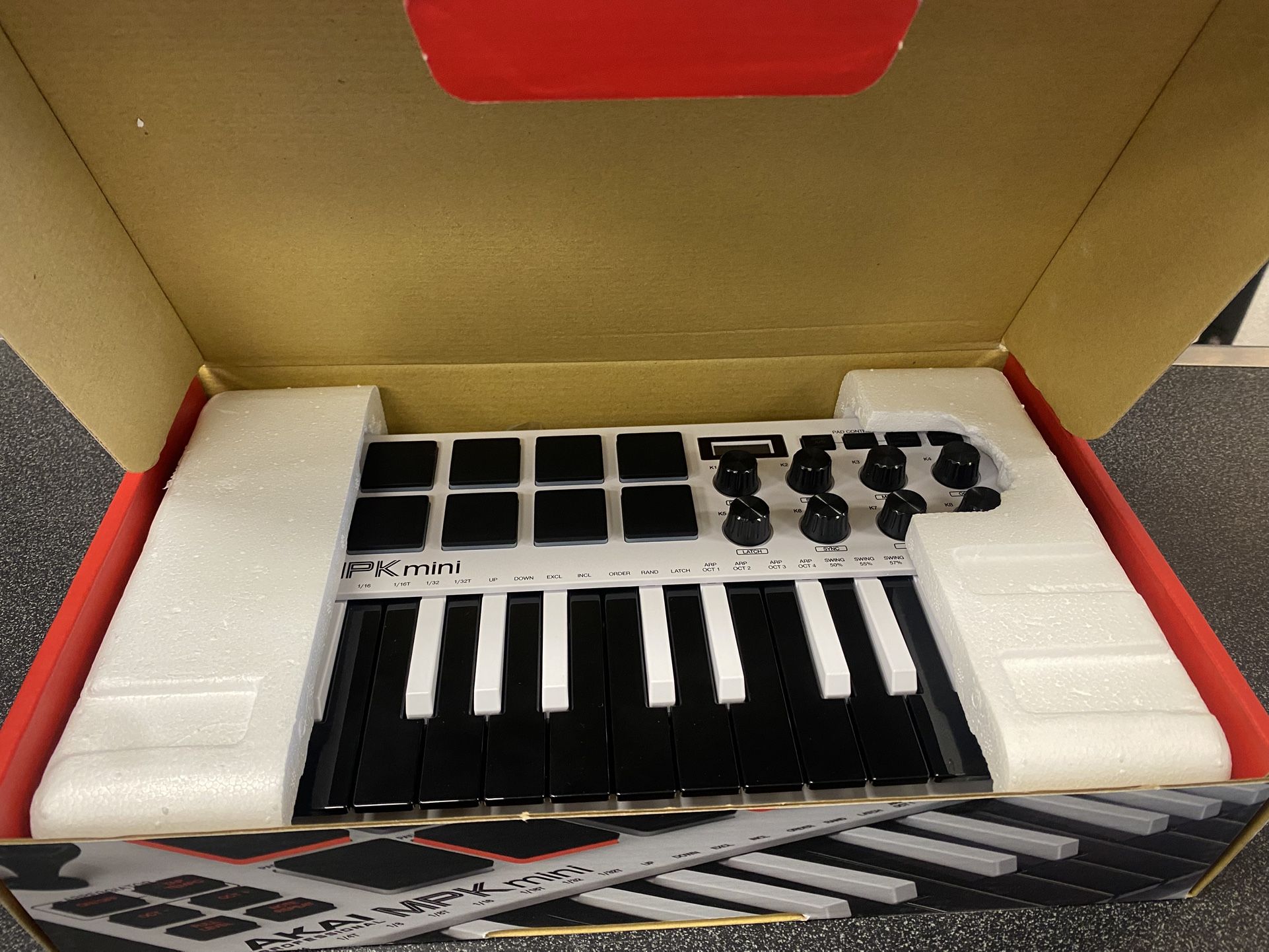 AKAI Mpk Mini MIDI Controller