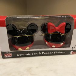 Minnie And Mickey Mouse Pepper And Salt Shakers