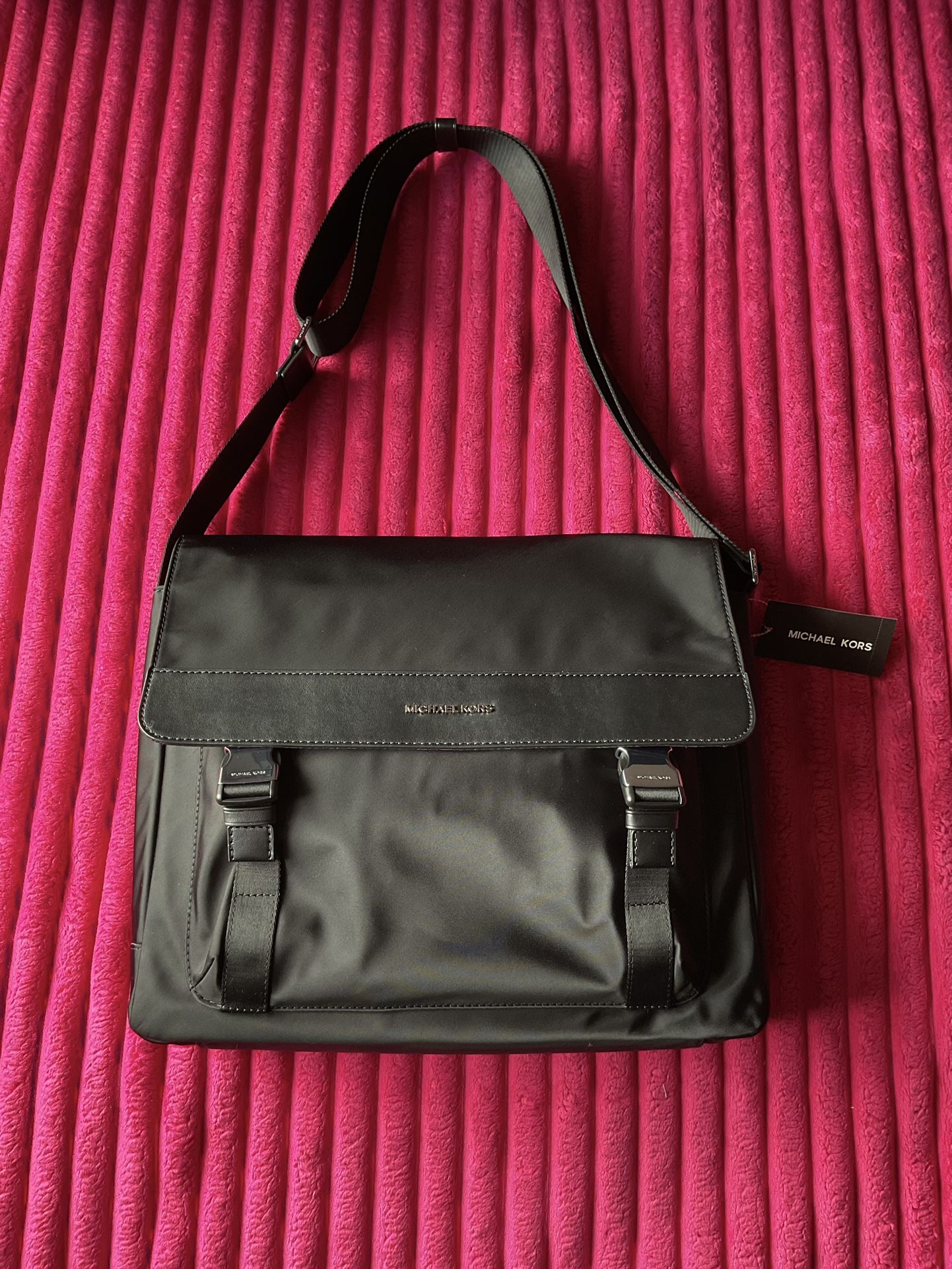  MICHEAL KORS FLAP MESSENGER BAG 