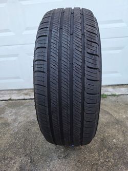 225/60R18 Michelin Primacy Tour A/S tire