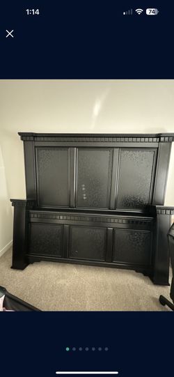 Ashley’s Signature Cavallino Mansion Bedroom Set - King
