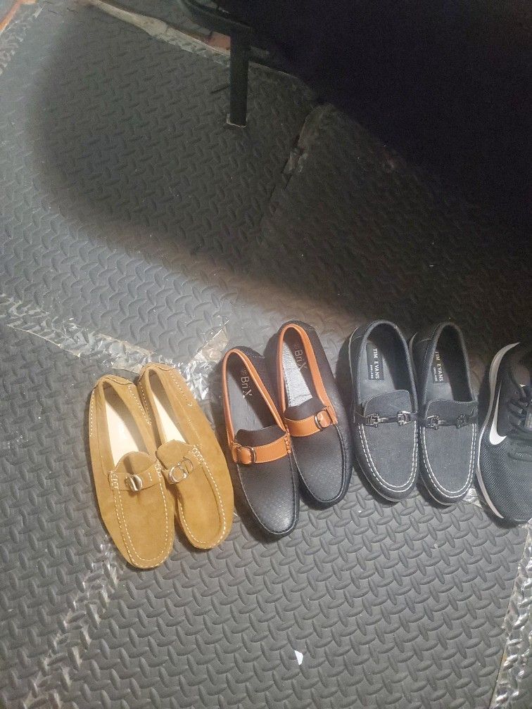 Mens Or Boys Size 9/10 Shoes 