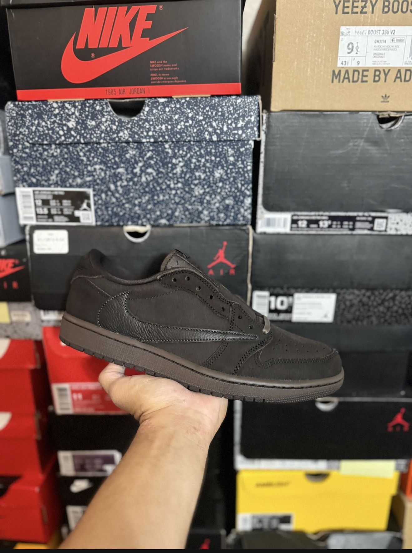 DS Jordan 1 Low Travis Scott Velvet Brown size 9.5