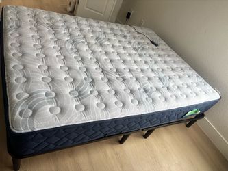 Sealy Queen mattress and adjustable base setup $200 OBO