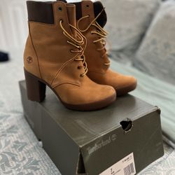 Women’s Timberland Wheat 6” Boot