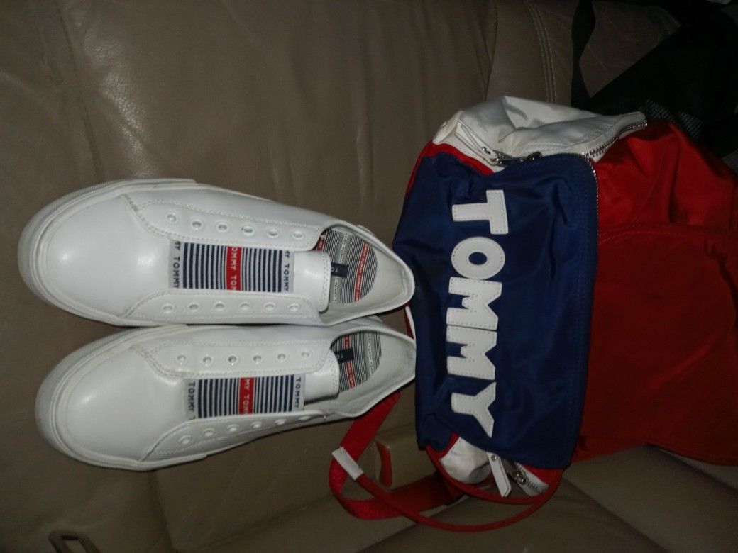 Tommy Hilfiger Wallet And Size 8 Women's Tommy Hilfiger Shoes with Backpack Included 