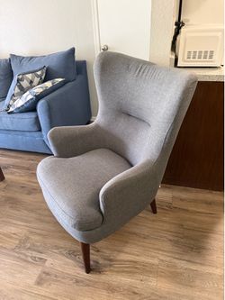 Modern Gray Accent Chair – Excellent Condition
