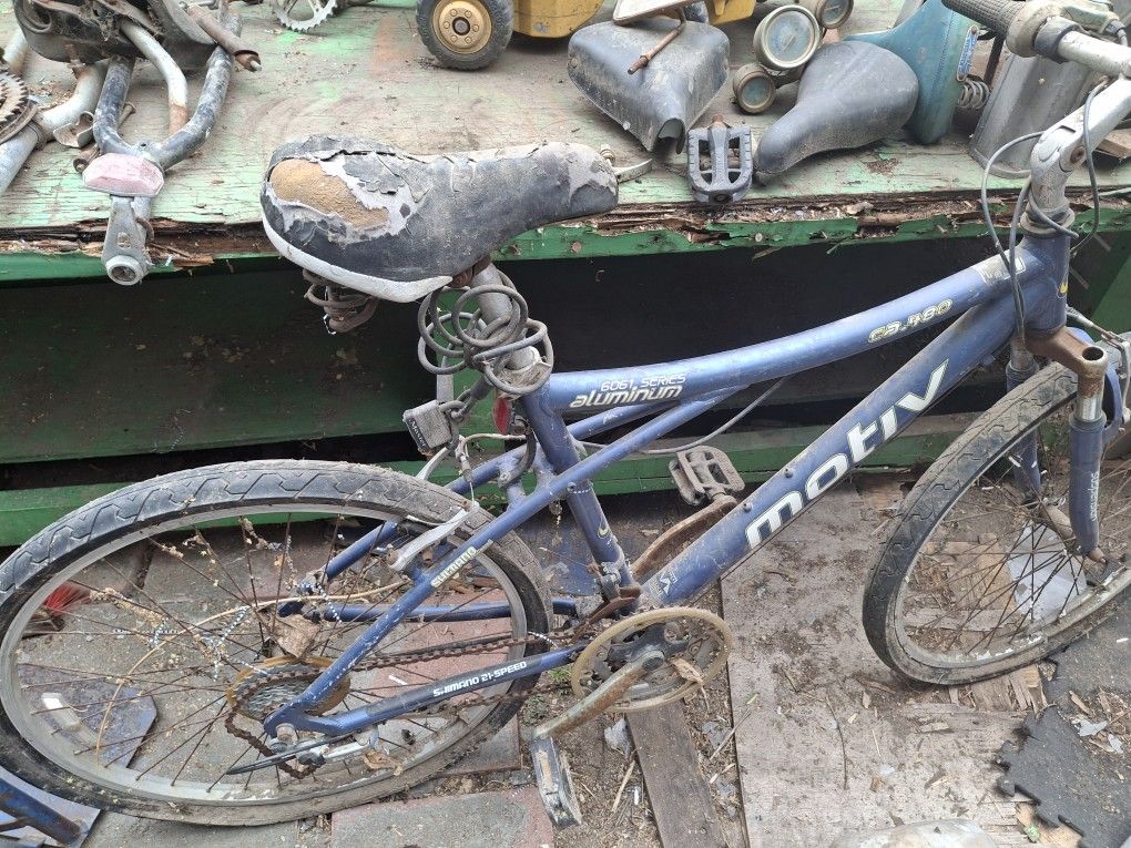 26" Aluminum Motiv Bicycle