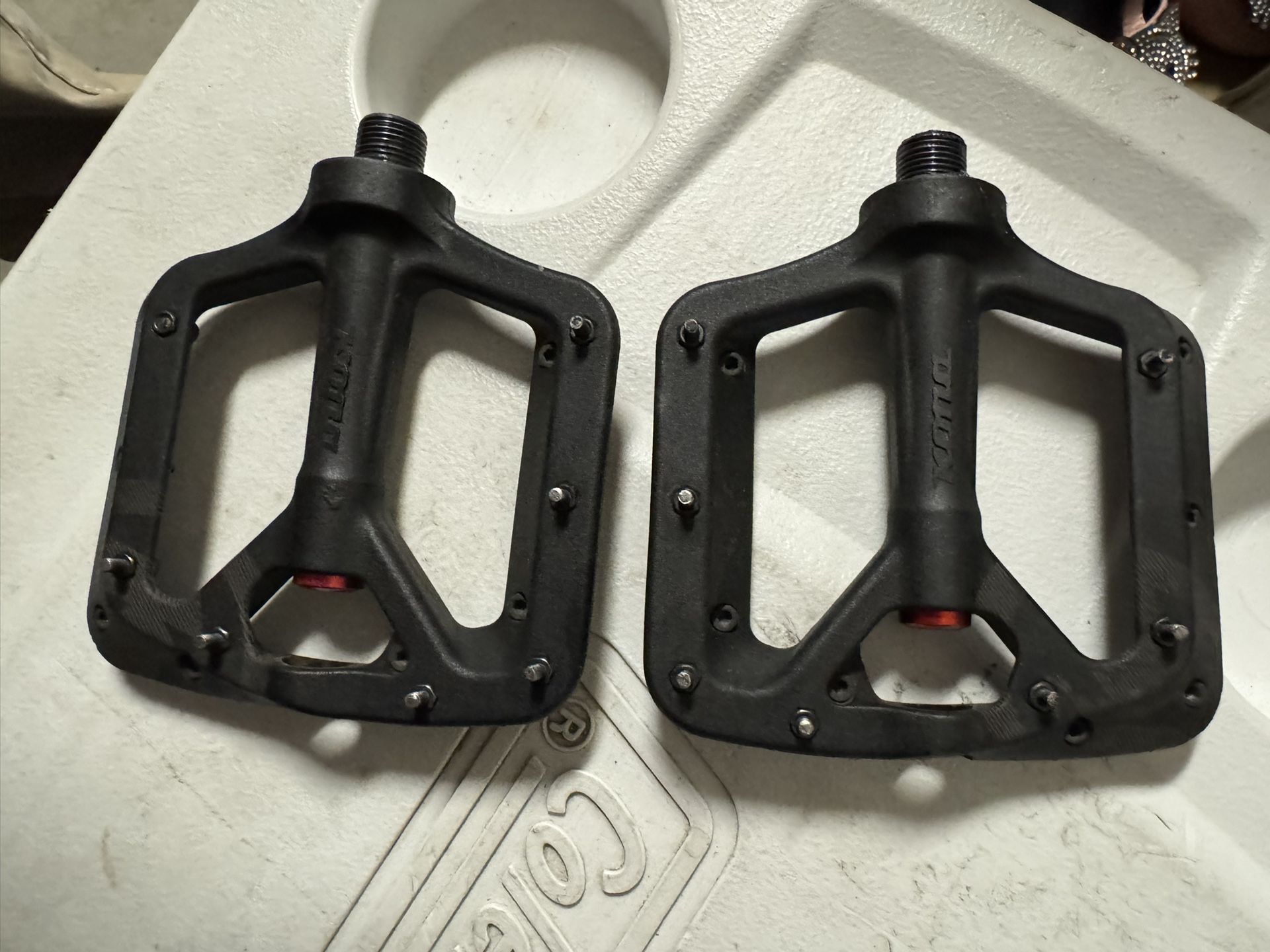 dual spd flat pedals PD-M324 Platform Bike | Explorer Night Vision Goggles Head Combines SPD mechanism on filter_2_Farbe_Schwarz Color:Crimson/Dark Red