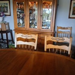 Dinning Table 6 chairs ,Leaf Extension,And Hutch 
