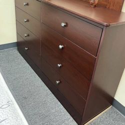 8 Drawer Dresser Assemble