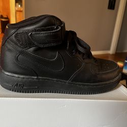 Air Force  1 mid ‘07 Black Shoes