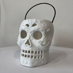 Ceramic Skull Bucket (Decor)