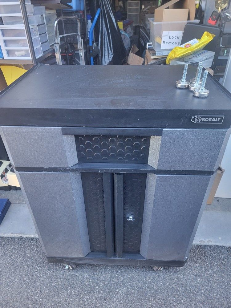 Kobalt Tool Store Wheened Work Bench Cabinet
