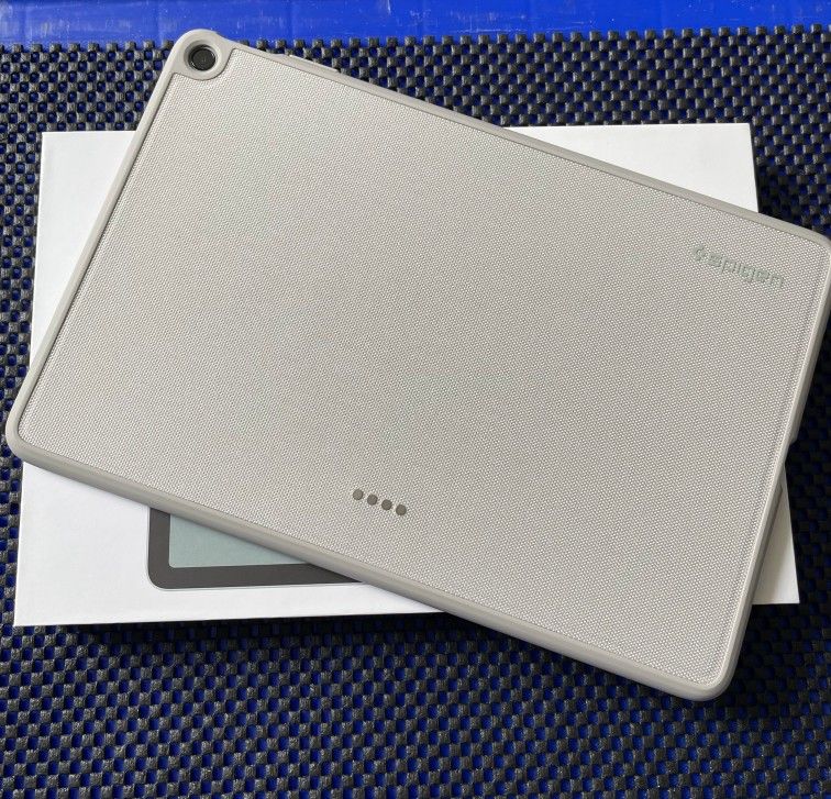 Google Pixel tablet 11” 128GB WiFi w/case and screen protector (cash only/no trades)