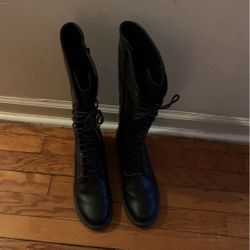 Timberland Boots Bearly Worn size 9 $100.00 