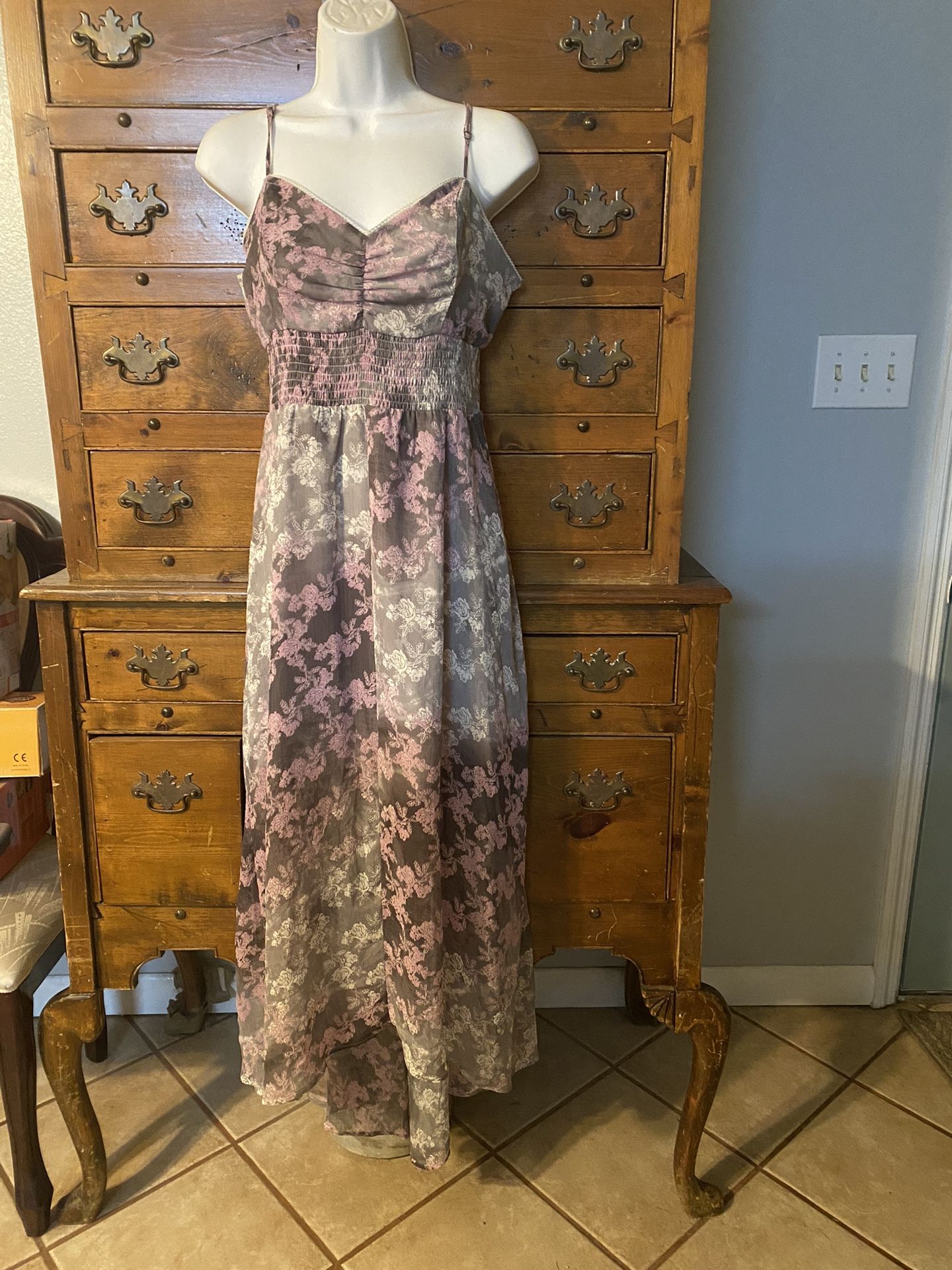 Woman’s Maxi Dress Princess Vera Wang Size Large Like New