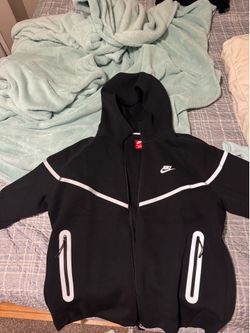 All black nike tech jacket