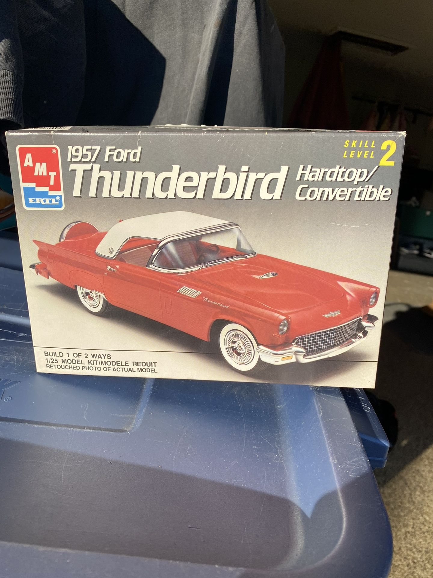 57 Ford Thunderbird 1:25 Model Kit