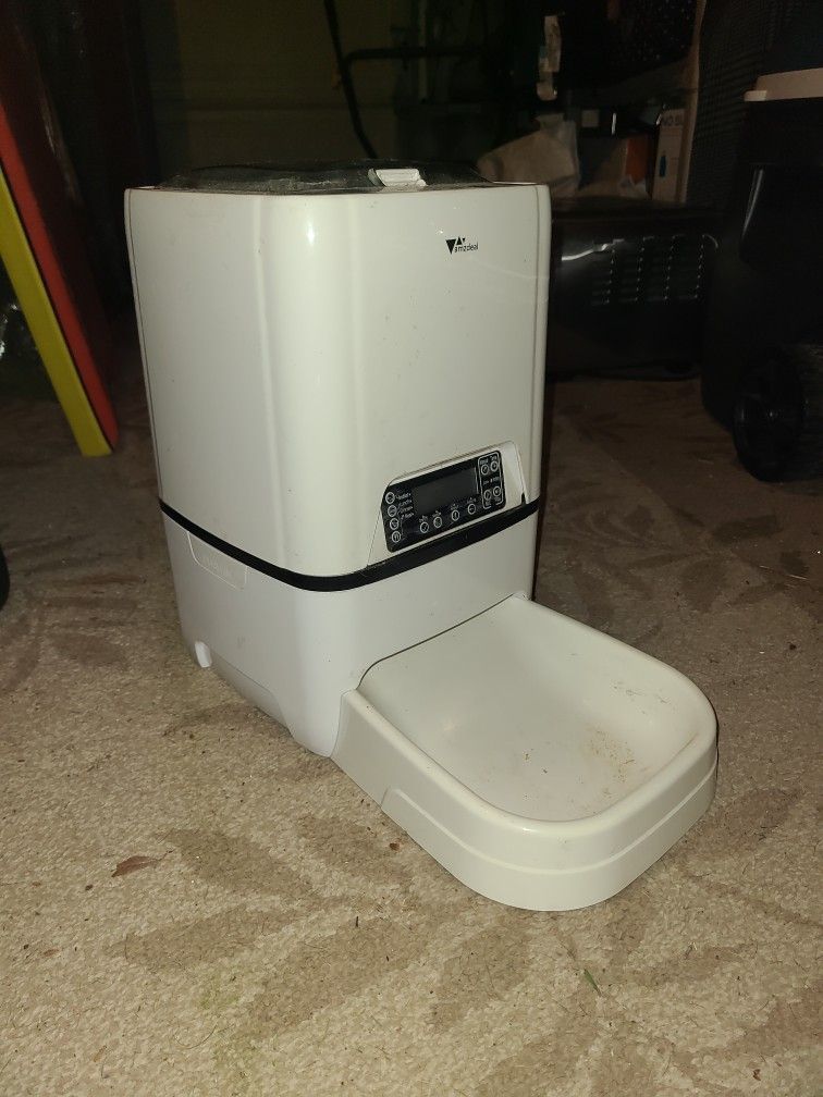 AmzDeal Automatic 6L Pet Feeder