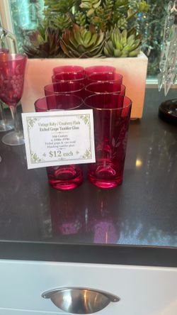 Moving sale— vintage etched grape tumbler