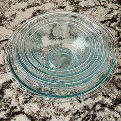 Pyrex Mixing Bowls - Set of 5