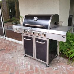 Stainless Steel Gas Grill with Cabinet
