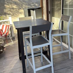 Chair and table blak and silver