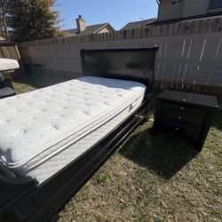 Bedroom Furniture Set