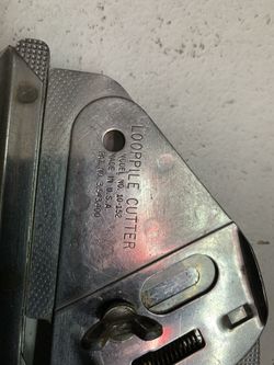 Roberts loop pile cutter