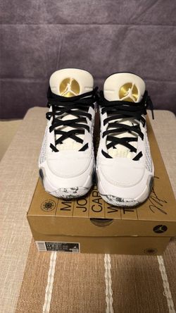 Air Jordan 38 Low – Men’s 11.5 / Women’s 13 – $120 OBO
